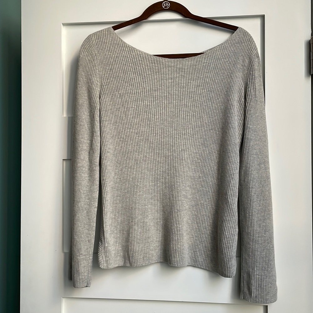 Aritzia Babaton Gray Sweater Size Small